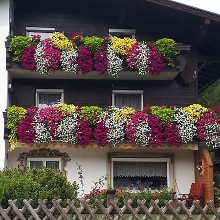 Haus Bergblick * والشسي